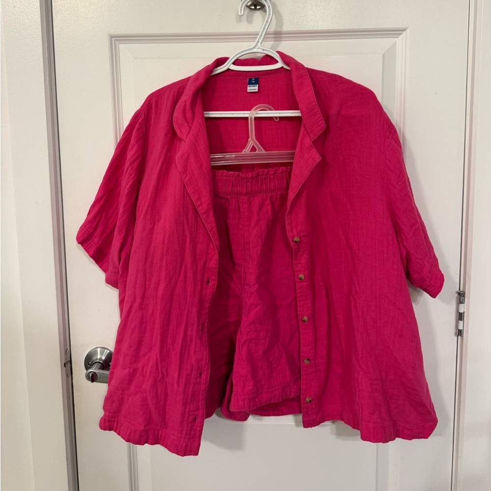 Old Navy Hot Pink Shirt and Shorts Set - Picture 4 of 7